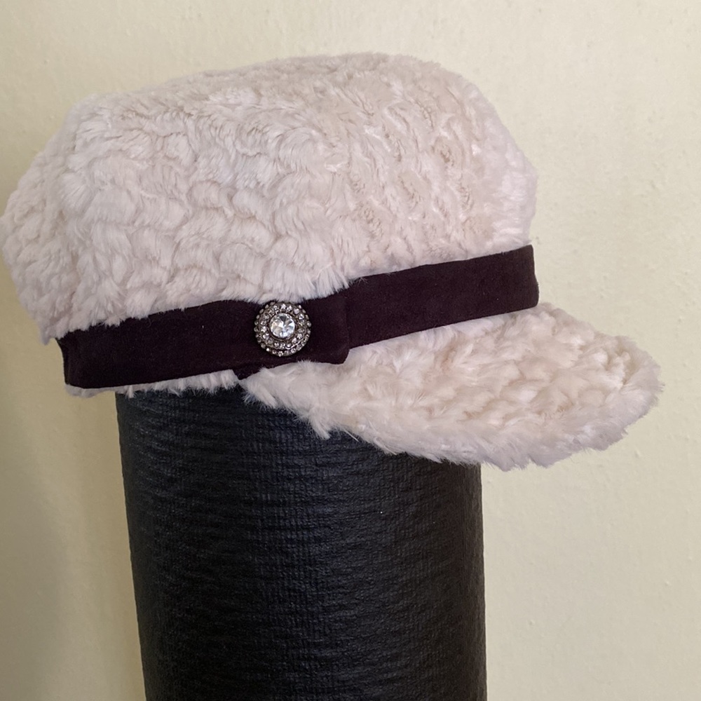 Pandemonium Faux Fur Cream Newsboy Cap with Decorative Band